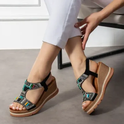 کفش صندل زنانه با پاشنه بلند و جزئیات سنگی برند MERVESTORE - 8594