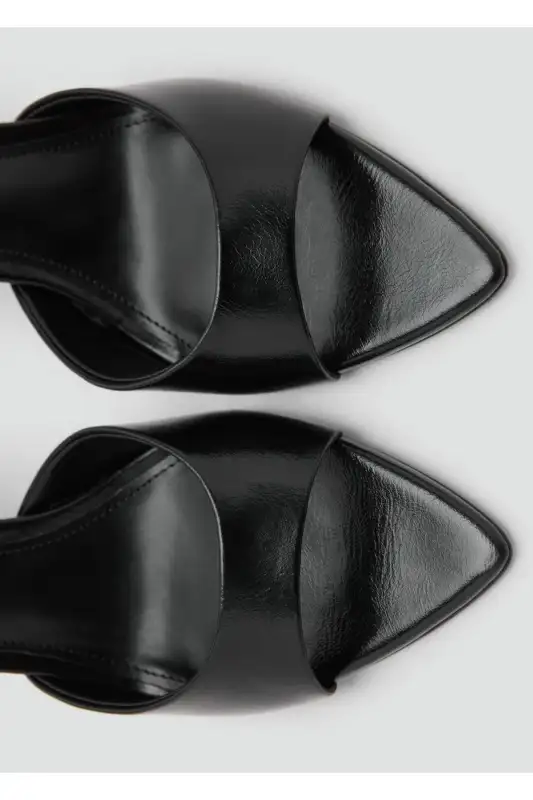 کفش صندل زنانه پاشنهدار نوکتیز برند MANGO - 8592 کفش صندل زنانه پاشنهدار نوکتیز برند MANGO - 8592