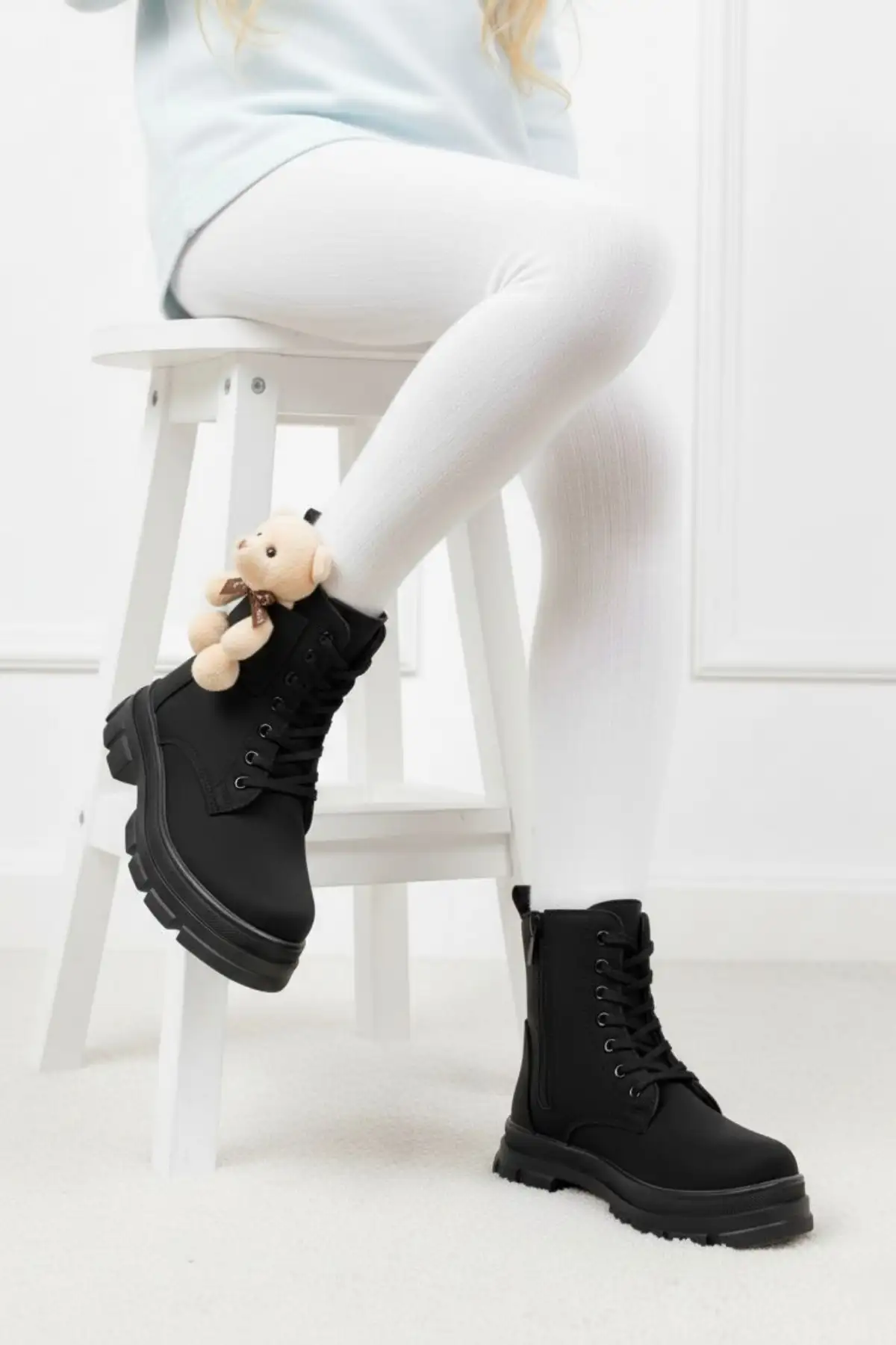 بوت بچگانه کودکانه با پایدار و عروسکی پشمالو برند DİGGO KİDS - 8394