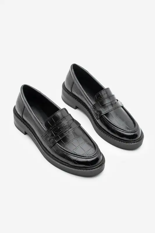 کفش لوفر زنانه کلاسیک روزمره ماکسن با طرح کرک سیاه برند Marjin - 8556