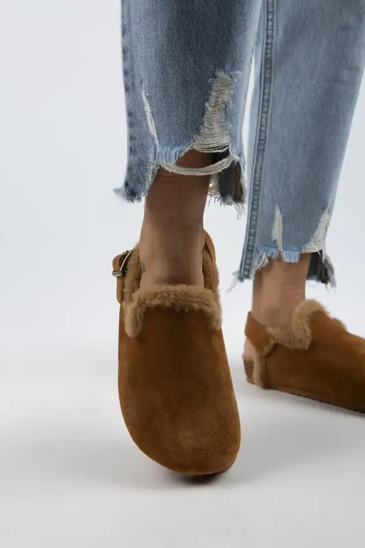 کفش صندل زنانه سندل هالی با چرم طبیعی و کمربند قهوهای تیره برند Manijero - 8588 کفش صندل زنانه سندل هالی با چرم طبیعی و کمربند قهوهای تیره برند Manijero - 8588