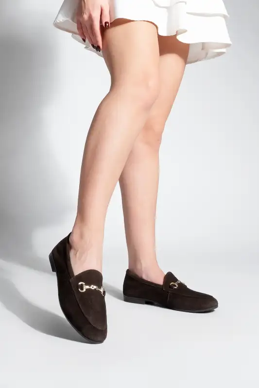 کفش لوفر زنانه روزمره از چرم طبیعی با زنجیر - رنگ قهوهای سوئدی برند Marjin - 8545 کفش لوفر زنانه روزمره از چرم طبیعی با زنجیر - رنگ قهوهای سوئدی برند Marjin - 8545