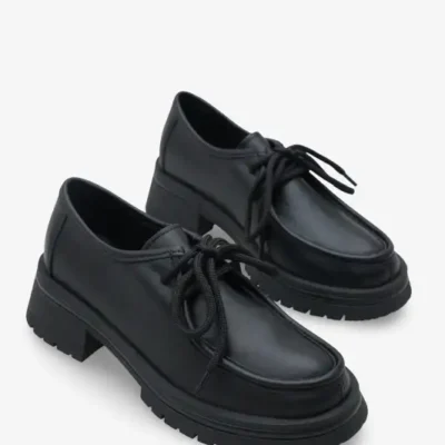 کفش لوفر زنانه روزمره جکوس با کفی ضخیم و بنددار از چرم طبیعی رنگ سیاه برند LOJO - 8562