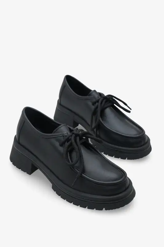 کفش لوفر زنانه روزمره جکوس با کفی ضخیم و بنددار از چرم طبیعی رنگ سیاه برند LOJO - 8562 کفش لوفر زنانه روزمره جکوس با کفی ضخیم و بنددار از چرم طبیعی رنگ سیاه برند LOJO - 8562