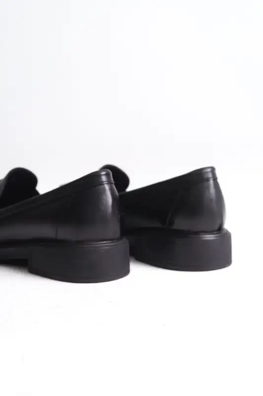 کفش لوفر زنانه روزمره لیپا مشکی برند MARSEDO - 8568 کفش لوفر زنانه روزمره لیپا مشکی برند MARSEDO - 8568