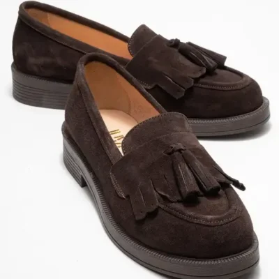 کفش لوفر زنانه MİLİNA چرم طبیعی بچه‌عی سیاه با پاپیون قهوه‌ای برند luvishoes - 8543