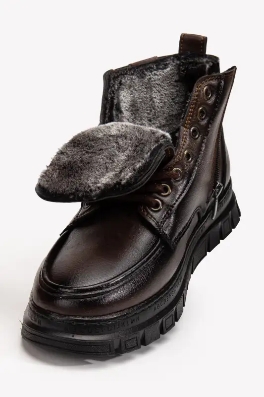 بوت مردانه زمستانی مقاوم در برابر آب و سرما با داخل پشمی و کفی ضد لغزش و زیپدار برند MY GROSS SHOES - 8605 بوت مردانه زمستانی مقاوم در برابر آب و سرما با داخل پشمی و کفی ضد لغزش و زیپدار برند MY GROSS SHOES - 8605