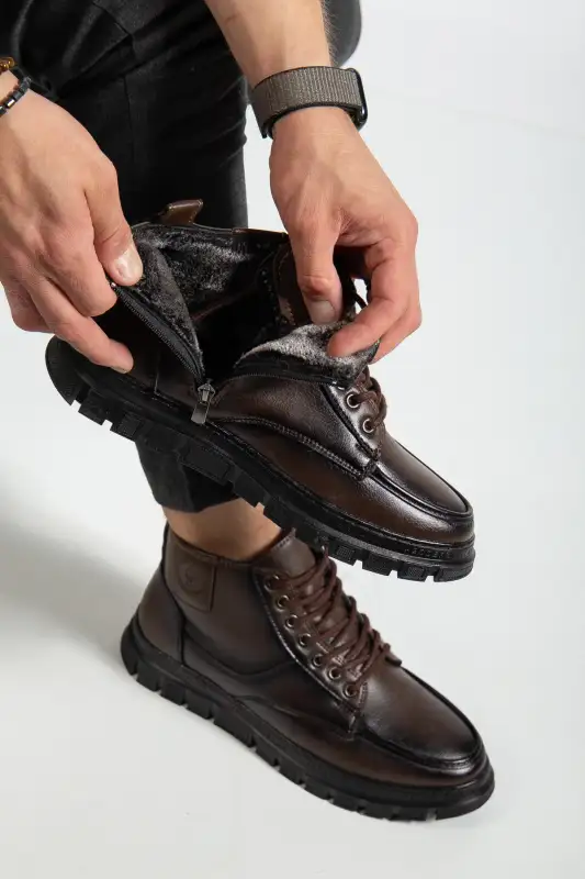 بوت مردانه زمستانی مقاوم در برابر آب و سرما با داخل پشمی و کفی ضد لغزش و زیپدار برند MY GROSS SHOES - 8605 بوت مردانه زمستانی مقاوم در برابر آب و سرما با داخل پشمی و کفی ضد لغزش و زیپدار برند MY GROSS SHOES - 8605