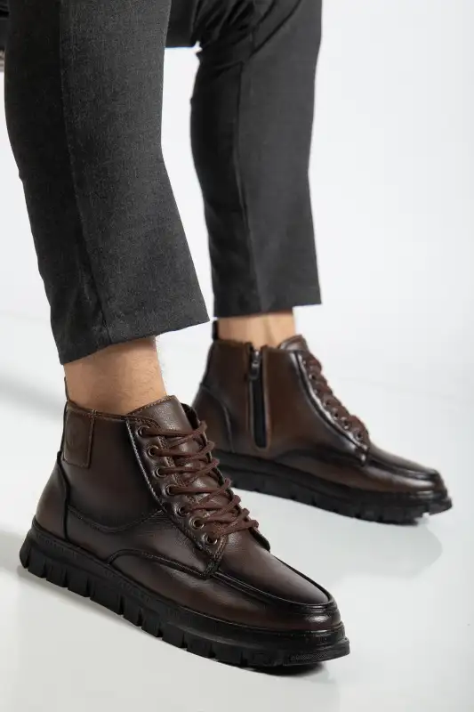 بوت مردانه زمستانی مقاوم در برابر آب و سرما با داخل پشمی و کفی ضد لغزش و زیپدار برند MY GROSS SHOES - 8605 بوت مردانه زمستانی مقاوم در برابر آب و سرما با داخل پشمی و کفی ضد لغزش و زیپدار برند MY GROSS SHOES - 8605