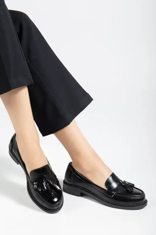 کفش لوفر زنانه روزمره لیپا مشکی چرم مصنوعی برند MARSEDO - 8566 کفش لوفر زنانه روزمره لیپا مشکی چرم مصنوعی برند MARSEDO - 8566