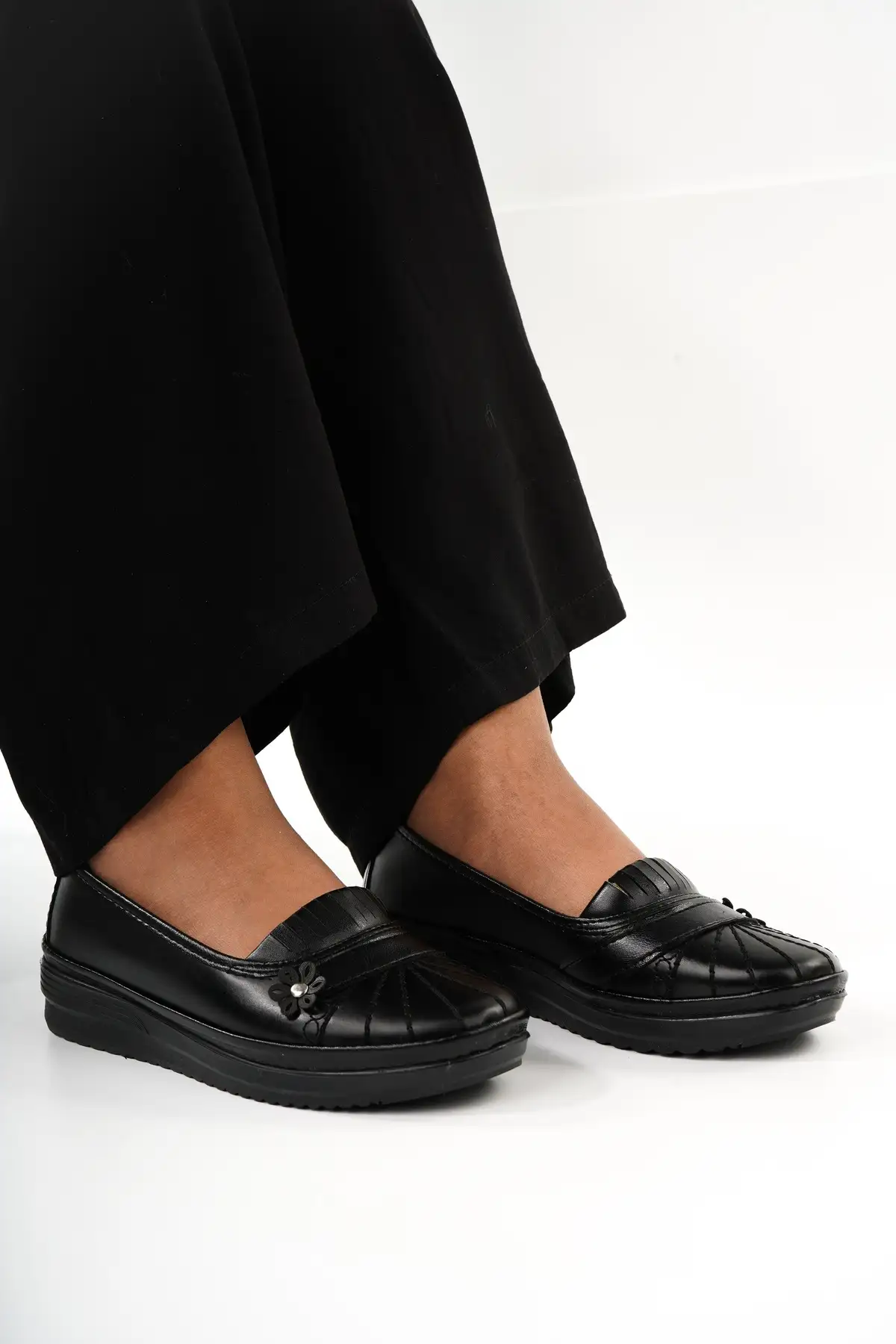 کفش زنانه روزمره با ساختار ارگونومیک و آناتومیک مخصوص مادران برند Babetty - 8468 کفش زنانه روزمره با ساختار ارگونومیک و آناتومیک مخصوص مادران برند Babetty - 8468