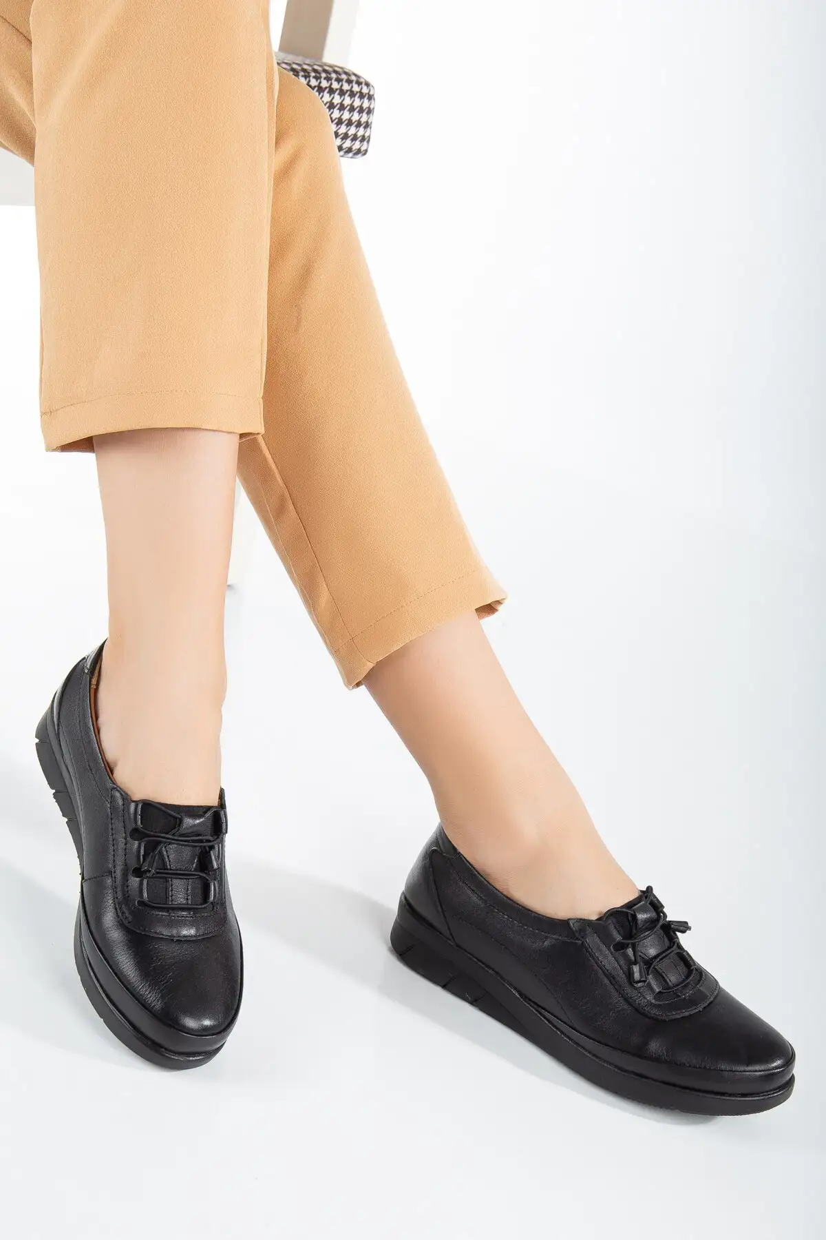 کفش زنانه مادرانه ارگونومیک با رویه و زیره چرم طبیعی و بند لاستیکی انعطافپذیر برند The Dortex Shoes - 8486 کفش زنانه مادرانه ارگونومیک با رویه و زیره چرم طبیعی و بند لاستیکی انعطافپذیر برند The Dortex Shoes - 8486