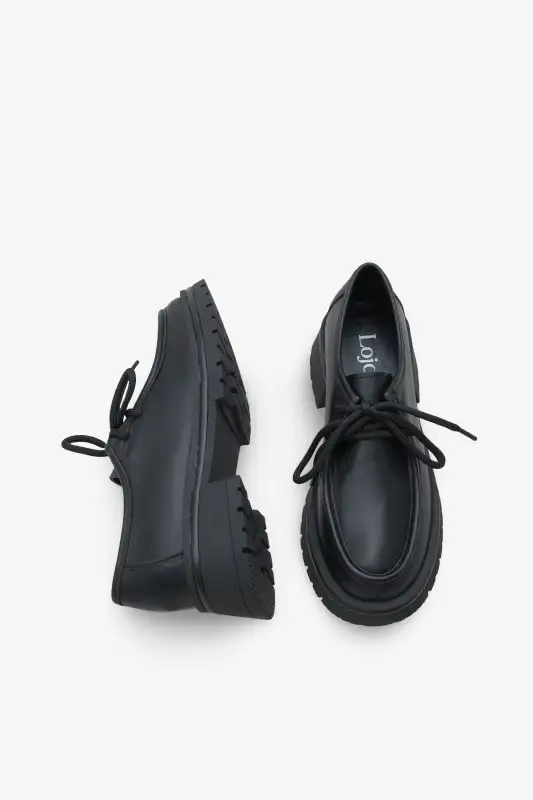 کفش لوفر زنانه روزمره جکوس با کفی ضخیم و بنددار از چرم طبیعی رنگ سیاه برند LOJO - 8562 کفش لوفر زنانه روزمره جکوس با کفی ضخیم و بنددار از چرم طبیعی رنگ سیاه برند LOJO - 8562