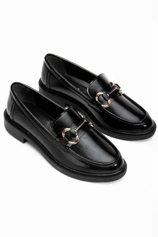 کفش لوفر زنانه loafer با جزئیات قفل براق مشکی برند RİSSOLİ - 8572 کفش لوفر زنانه loafer با جزئیات قفل براق مشکی برند RİSSOLİ - 8572