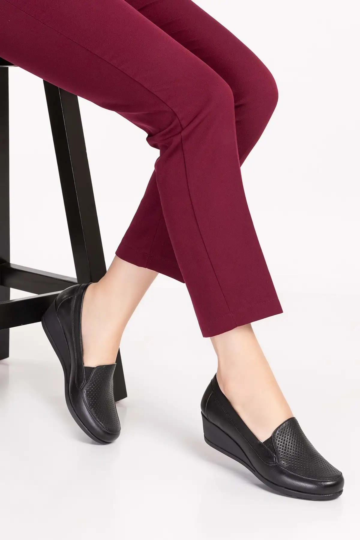 کفش زنانه طبی چرم اصل مدل VDT.2606 برند Gondol - 8472 کفش زنانه طبی چرم اصل مدل VDT.2606 برند Gondol - 8472