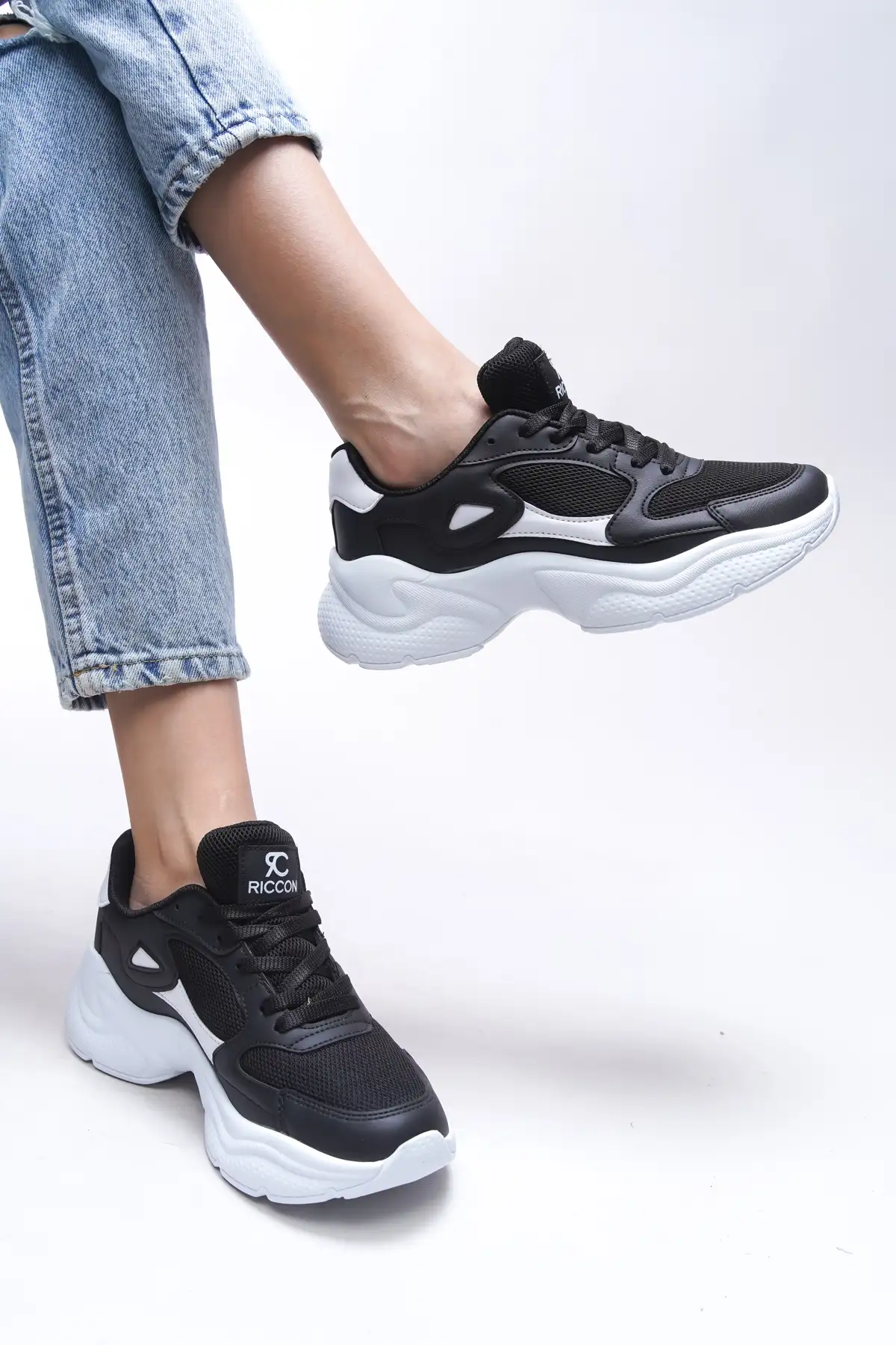 کفش کتانی زنانه ورزشی 0012152 سیاه و سفید برند Riccon - 8435