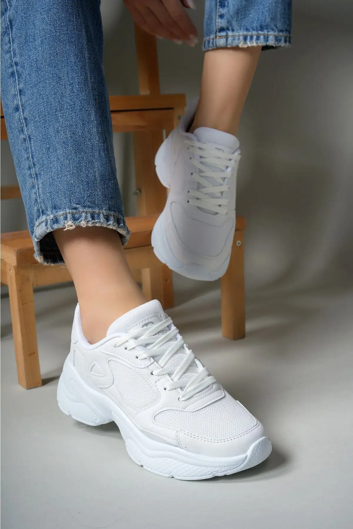 کفش کتانی زنانه ورزشی 0012152 سفید برند Riccon - 8436