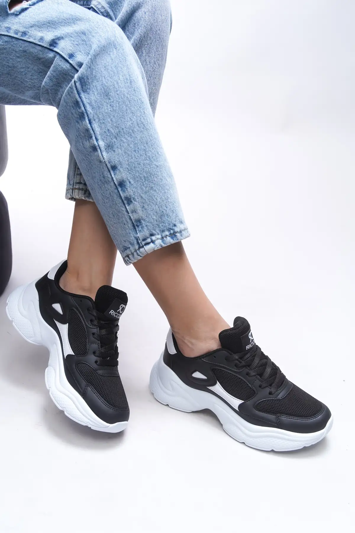 کفش کتانی زنانه ورزشی 0012152 سیاه و سفید برند Riccon - 8435