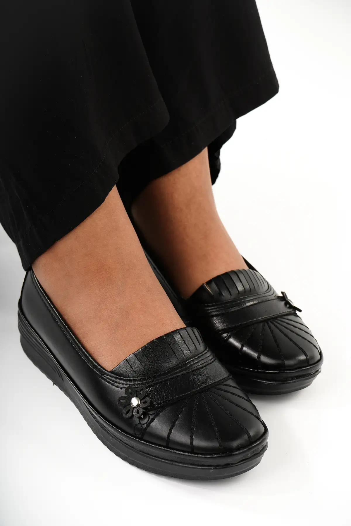 کفش زنانه روزمره با ساختار ارگونومیک و آناتومیک مخصوص مادران برند Babetty - 8468 کفش زنانه روزمره با ساختار ارگونومیک و آناتومیک مخصوص مادران برند Babetty - 8468