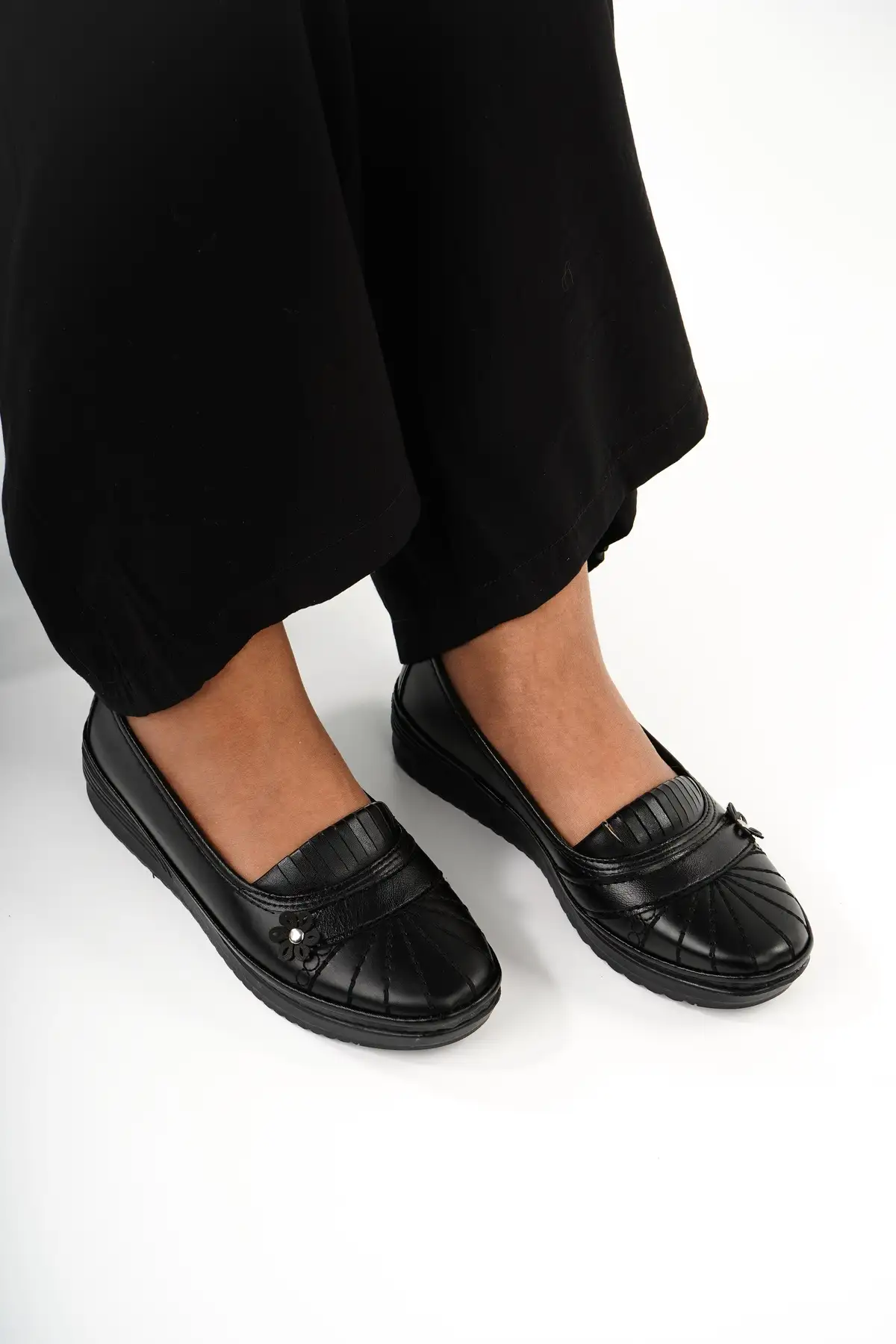 کفش زنانه روزمره با ساختار ارگونومیک و آناتومیک مخصوص مادران برند Babetty - 8468 کفش زنانه روزمره با ساختار ارگونومیک و آناتومیک مخصوص مادران برند Babetty - 8468