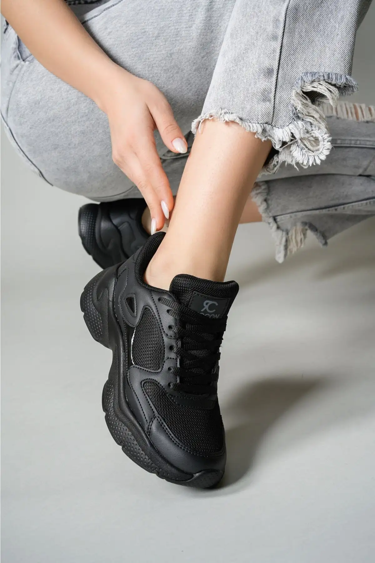 کفش کتانی زنانه ورزشی 0012152 مشکی مشکی برند Riccon - 8433