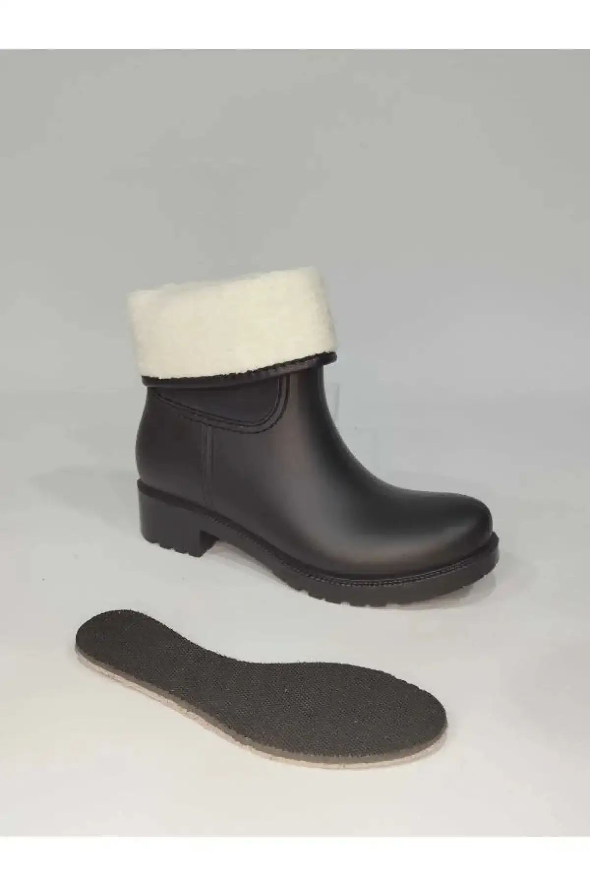 بوت بچگانه چکمه بارانی دخترانه مشکی و بنفش با طرح کرومی ضد آب برند Sea&Blue - 8410