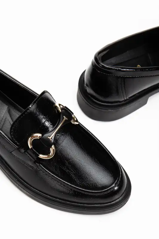 کفش لوفر زنانه loafer با جزئیات قفل براق مشکی برند RİSSOLİ - 8572 کفش لوفر زنانه loafer با جزئیات قفل براق مشکی برند RİSSOLİ - 8572