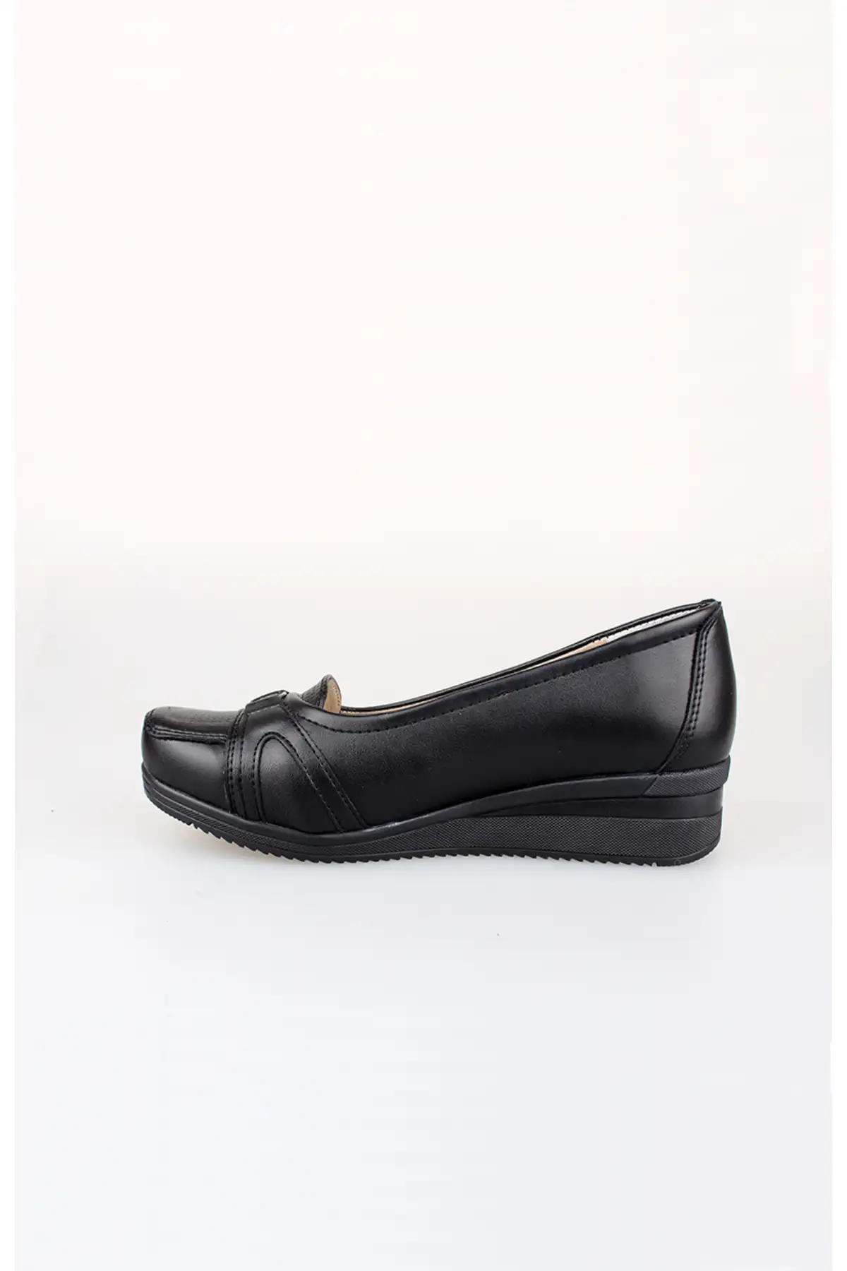 کفش زنانه روزمره و راحت با کفی زنجیری از چرم طبیعی (R) سیستم در رنگ مشکی - مخصوص مادران برند EDİK - 8513 کفش زنانه روزمره و راحت با کفی زنجیری از چرم طبیعی (R) سیستم در رنگ مشکی - مخصوص مادران برند EDİK - 8513