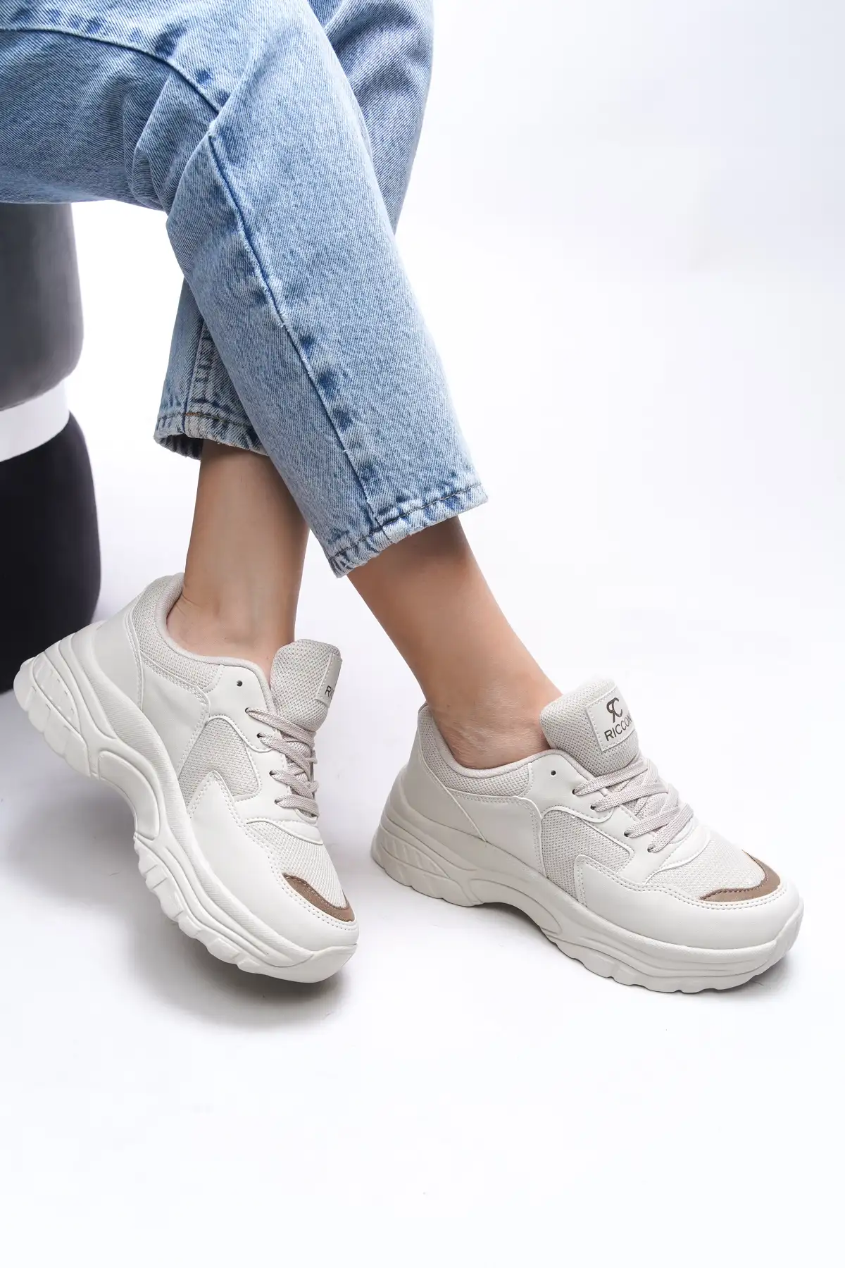 کفش کتانی زنانه ورزشی بژ ویژن 0012140 برند Riccon - 8443