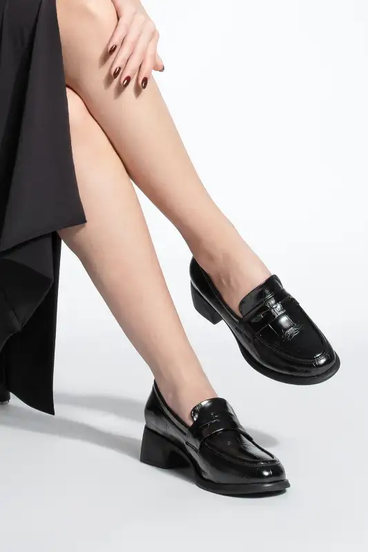 کفش لوفر زنانه روزمره پاشنهدار مد نوفیت مشکی برند Marjin - 8555 کفش لوفر زنانه روزمره پاشنهدار مد نوفیت مشکی برند Marjin - 8555