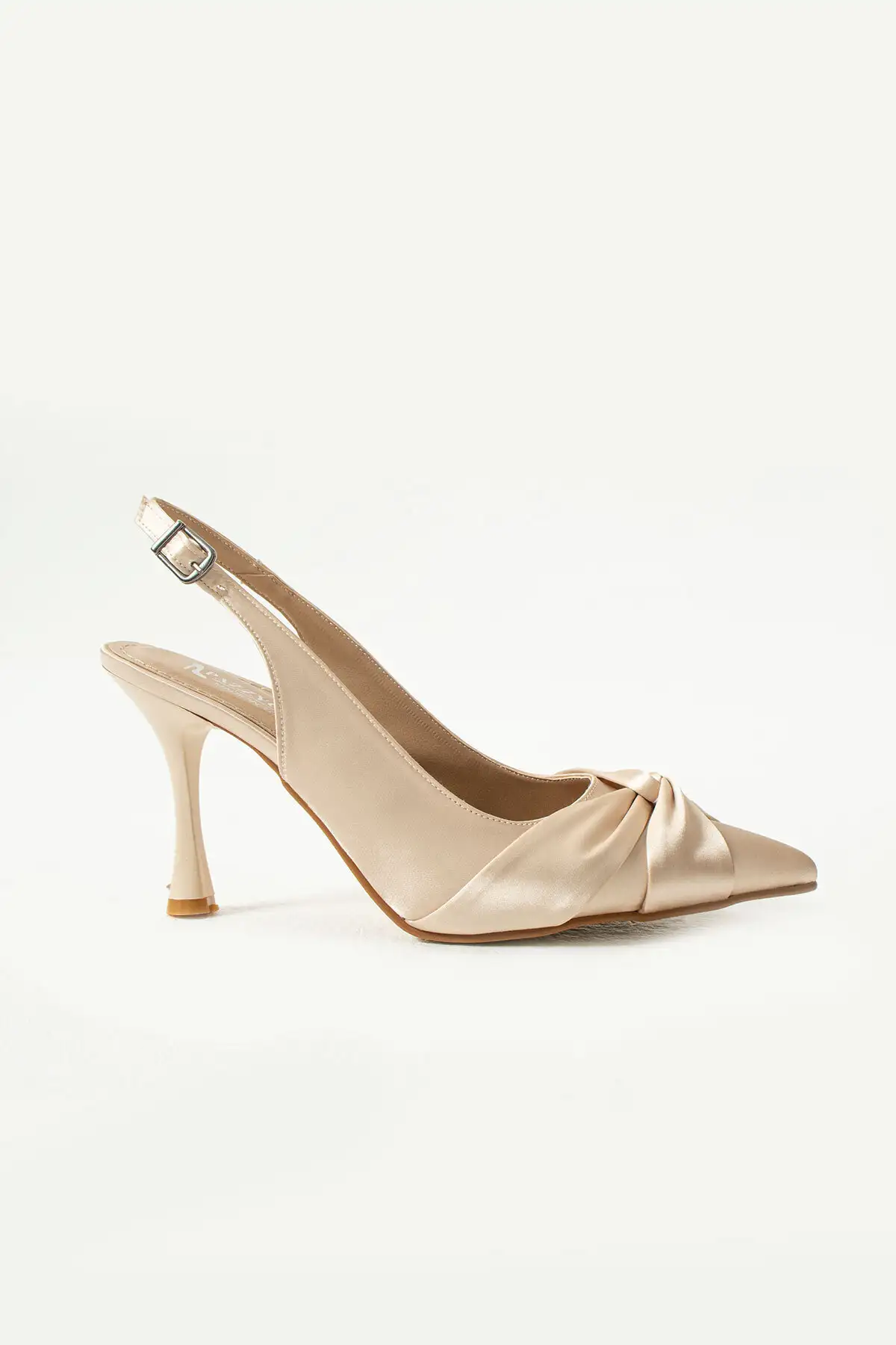 کفش پاشنه بلند زنانه پاشنه کلاسیک با جزئیات گرهای جلو به رنگ بژ مایس ساتن برند Pazzyonez - 8528 کفش پاشنه بلند زنانه پاشنه کلاسیک با جزئیات گرهای جلو به رنگ بژ مایس ساتن برند Pazzyonez - 8528