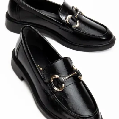 کفش لوفر زنانه loafer با جزئیات قفل براق مشکی برند RİSSOLİ - 8572