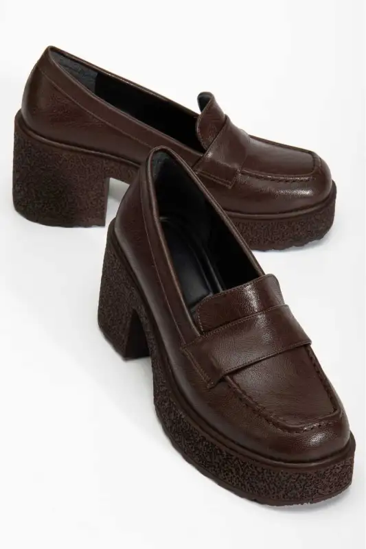 کفش لوفر زنانه قهوهای لوریوا برند CHICELLA - 8584 کفش لوفر زنانه قهوهای لوریوا برند CHICELLA - 8584