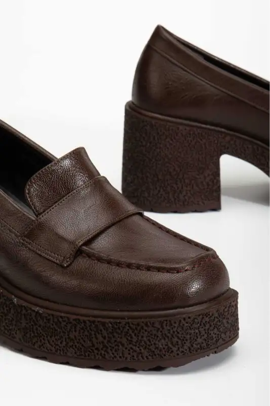 کفش لوفر زنانه قهوهای لوریوا برند CHICELLA - 8584 کفش لوفر زنانه قهوهای لوریوا برند CHICELLA - 8584