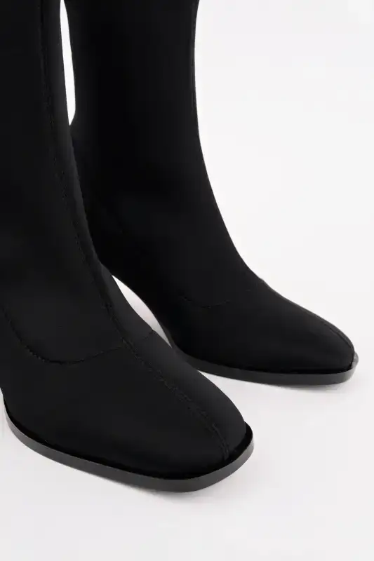 بوت و نیم بوت زنانه چکمه کاترین با پاشنه ضخیم ساق کتاه برند GÜLCE SHOES - 8604 بوت و نیم بوت زنانه چکمه کاترین با پاشنه ضخیم ساق کتاه برند GÜLCE SHOES - 8604