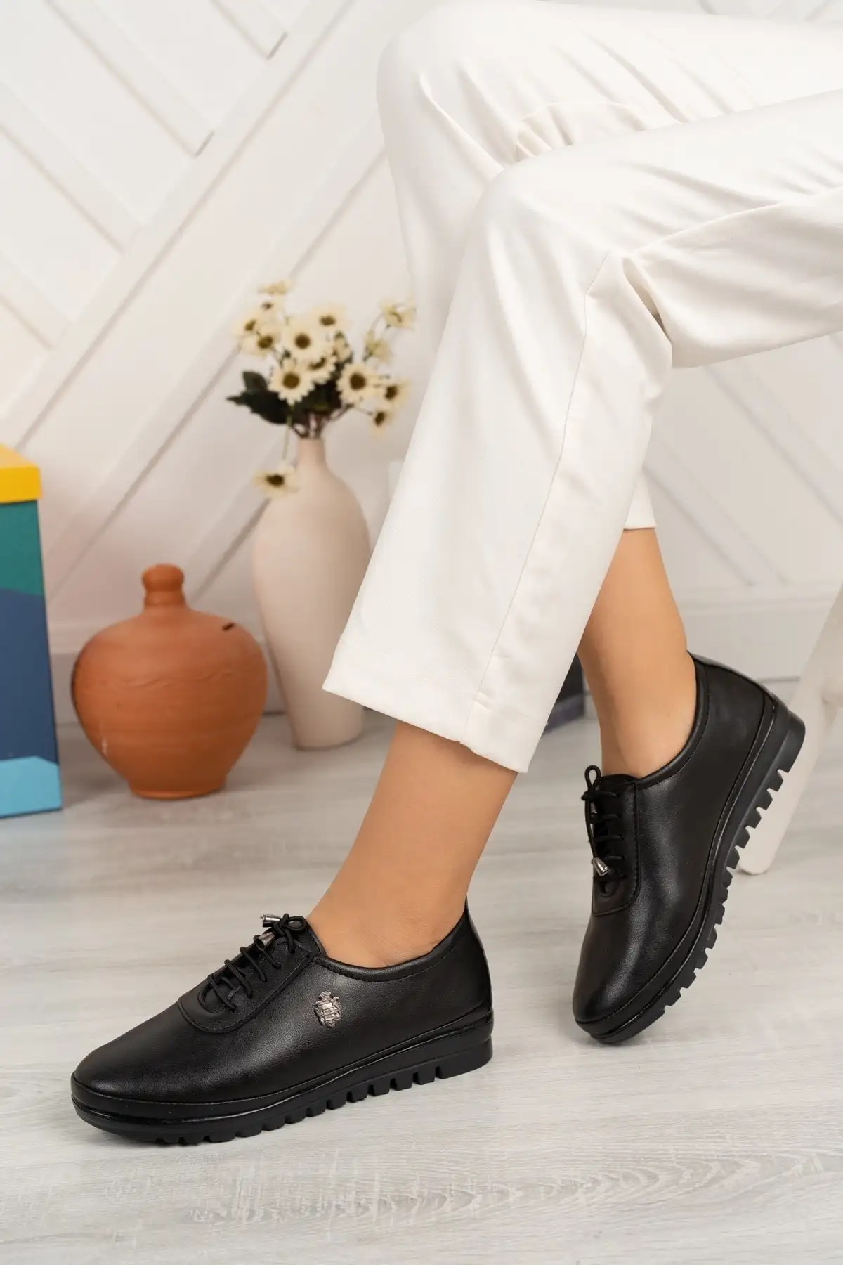 کفش زنانه روزمره با زیره غیر لغزنده و ارگونومیک مخصوص زمستان برند ZEYGMEN - 8474 کفش زنانه روزمره با زیره غیر لغزنده و ارگونومیک مخصوص زمستان برند ZEYGMEN - 8474