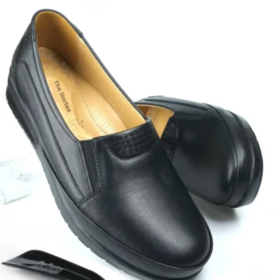 کفش زنانه ortopedik مدل Cd22 با طراحی راحت، از چرم طبیعی مشکی و با قابلیت انعطاف بالا مخصوص مادران. برند The Dortex Shoes - 8470