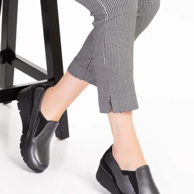 کفش زنانه راحتی با کفی آناتومیک از چرم طبیعی اسفا.4052 - رنگ آنتراسیت - شماره 38 برند Gondol - 8491