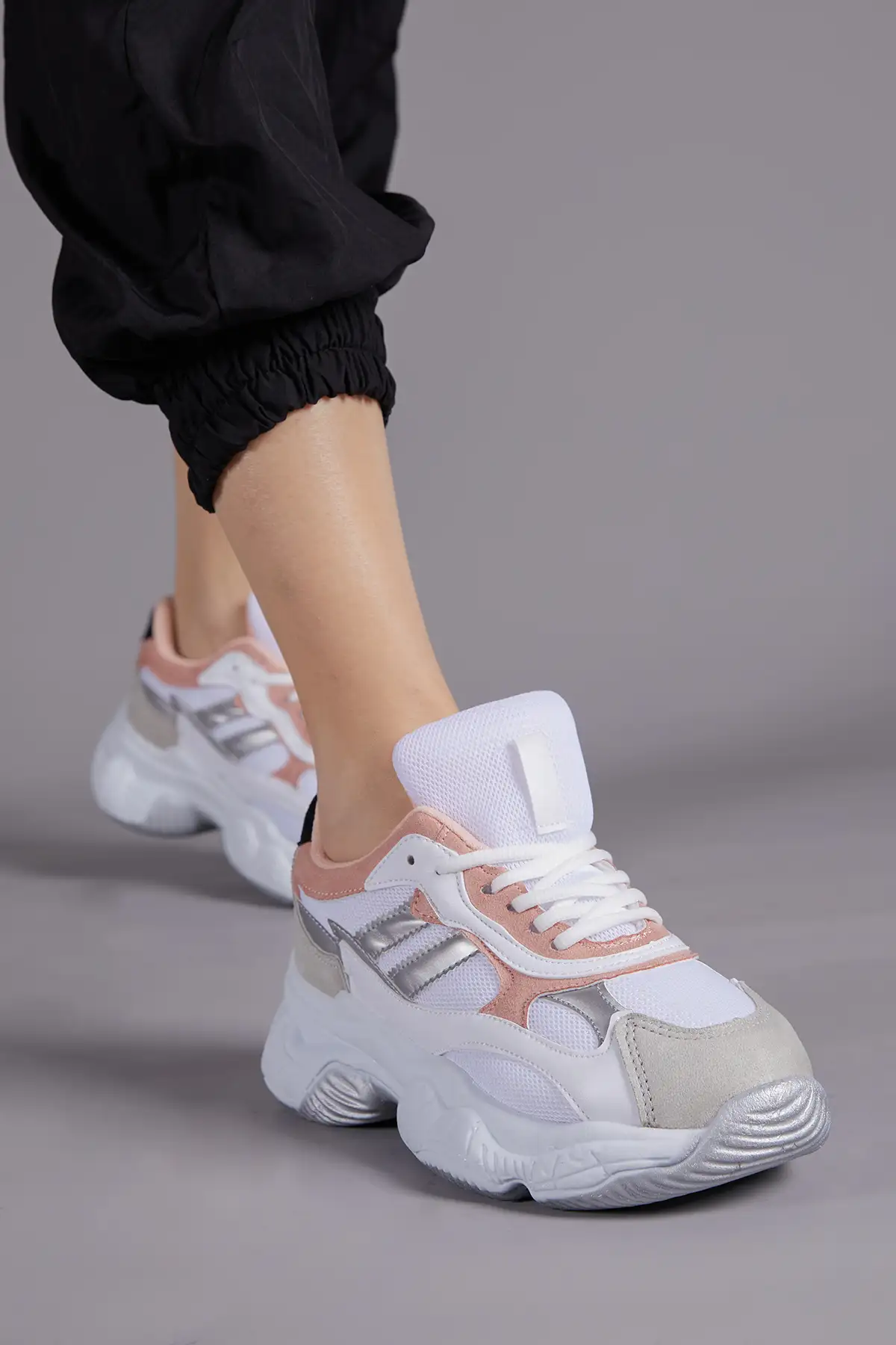 کفش کتانی زنانه ورزشی پودری سفید Tb246 برند Tonny Black - 8447