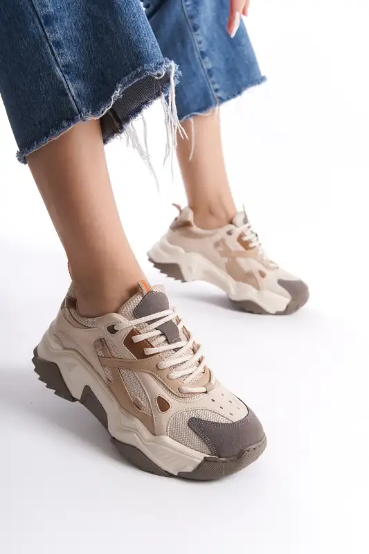 کفش کتانی زنانه ورزشی دل سولرا با بند و زیره بلند برند Solo Bag - 8676