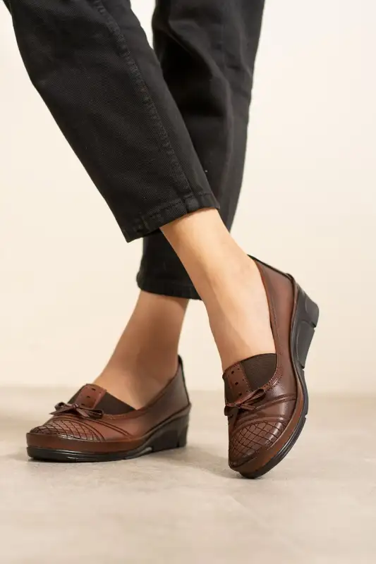 کفش طبی مادر ارتوپدی راحت برنزه زنانه - 8622 کفش طبی مادر ارتوپدی راحت برنزه زنانه - 8622