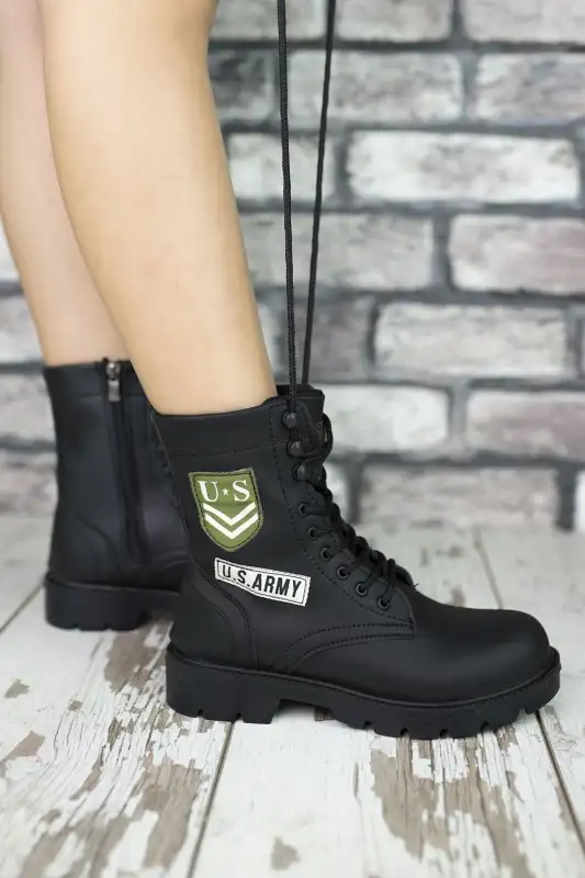 بوت مردانه چکمه بایکربی سیاه ۰۰۱۲۵۳۸ برند Riccon - 8634 بوت مردانه چکمه بایکربی سیاه ۰۰۱۲۵۳۸ برند Riccon - 8634