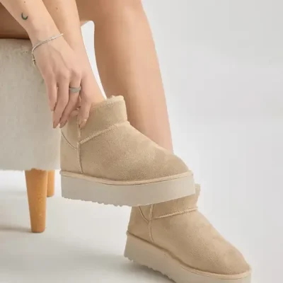 بوت و نیم بوت زنانه پنجه ضخیم با ریه جیر داخل پُر از پشم بژ برند Tonny Black - 8670