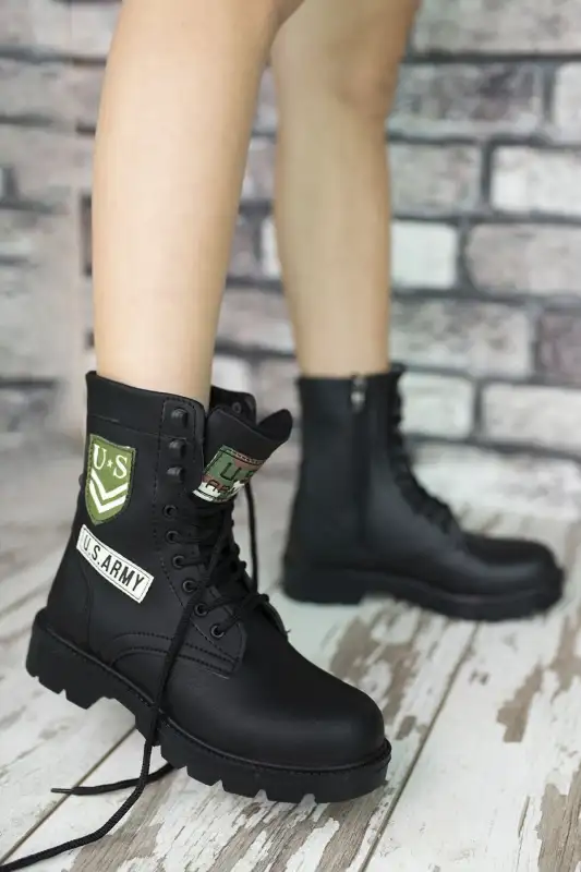 بوت مردانه چکمه بایکربی سیاه ۰۰۱۲۵۳۸ برند Riccon - 8634 بوت مردانه چکمه بایکربی سیاه ۰۰۱۲۵۳۸ برند Riccon - 8634