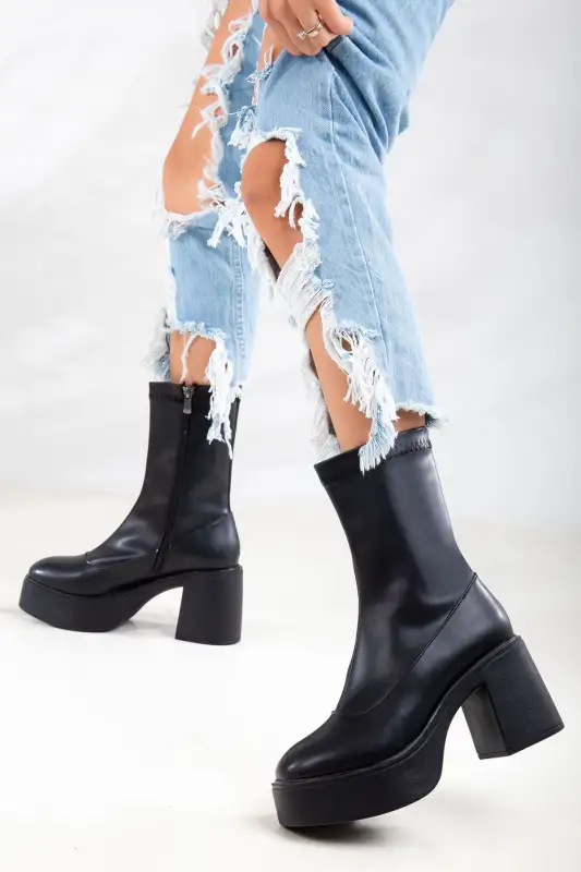 بوت و نیم بوت زنانه چکمه های پاشنه دار سیندی با پست مشکی - 8619 بوت و نیم بوت زنانه چکمه های پاشنه دار سیندی با پست مشکی - 8619