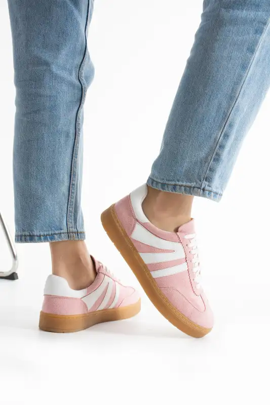 کفش کتانی زنانه ورزشی روزانه با بند ، راحت، دارای کفی ارتوپدی و رنگ صورتی برند KOTAN - 8677