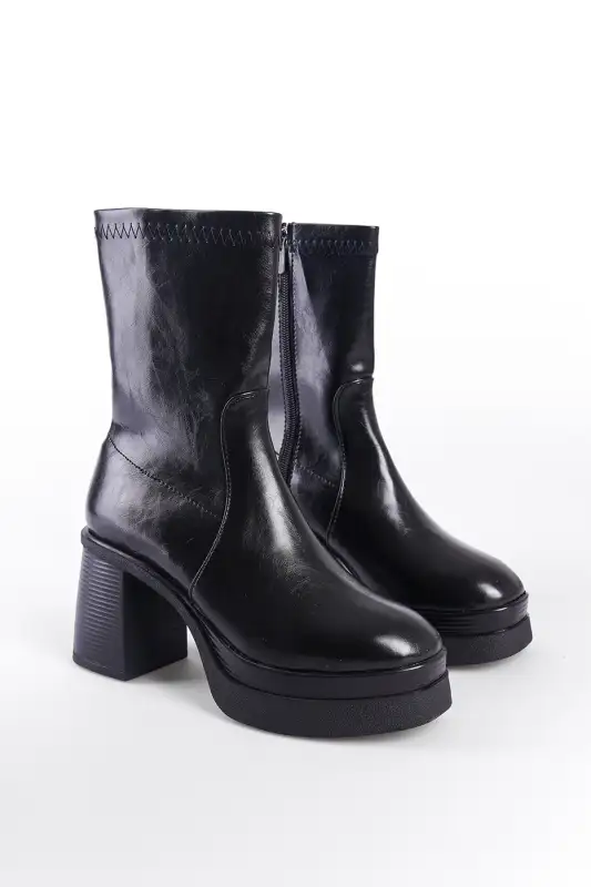 بوت و نیم بوت زنانه نیم با نک گرد پاشنه دار برند Capone Outfitters - 8627 بوت و نیم بوت زنانه نیم با نک گرد پاشنه دار برند Capone Outfitters - 8627